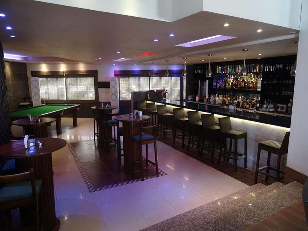 The Hub Hotel New England エクステリア 写真